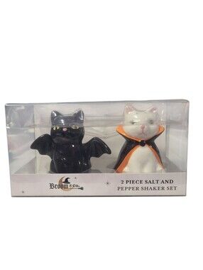 Halloween Cat Salt and Pepper Shaker Set - Black & White